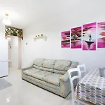 Apartament Ne1 - Lovely 2 Bedroom Apartment. Perfect Location Mellieħa