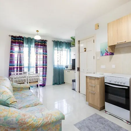 Lejlighed Ne1 - Lovely 2 Bedroom Apartment. Perfect Location *