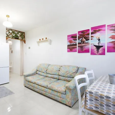 Apartamento Ne1 - Lovely 2 Bedroom Apartment. Perfect Location Mellieħa