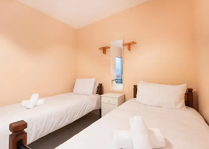 Ne1 - Lovely 2 Bedroom Apartment. Perfect Location