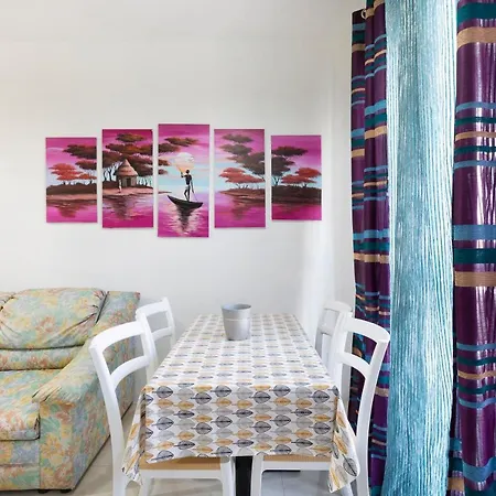 Ne1 - Lovely 2 Bedroom Apartment. Perfect Location *