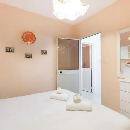 Ne1 - Lovely 2 Bedroom Apartment. Perfect Location