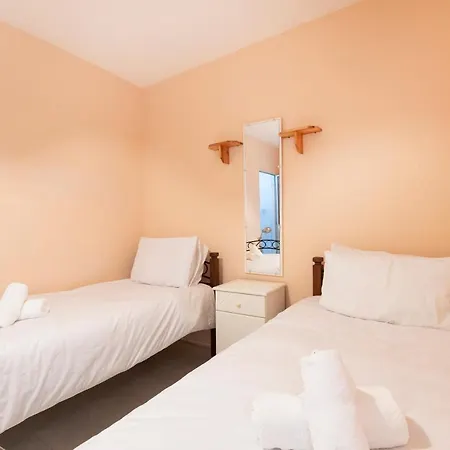 Ne1 - Lovely 2 Bedroom Apartment. Perfect Location