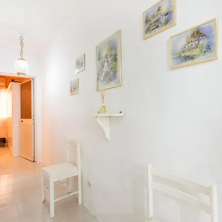 Ne1 - Lovely 2 Bedroom Apartment. Perfect Location Mellieħa