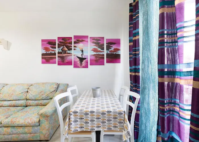 Ne1 - Lovely 2 Bedroom Apartment. Perfect Location *