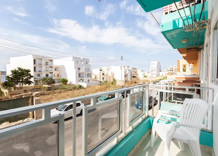 Ne1 - Lovely 2 Bedroom Apartment. Perfect Location *